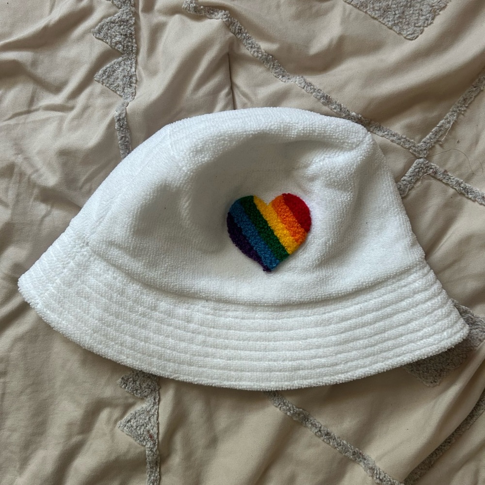 White Bucket Hat with Rainbow Heart